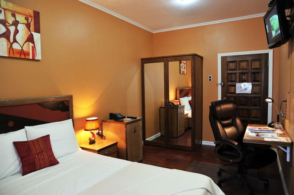Culture Crossroads Inn Port of Spain Dış mekan fotoğraf