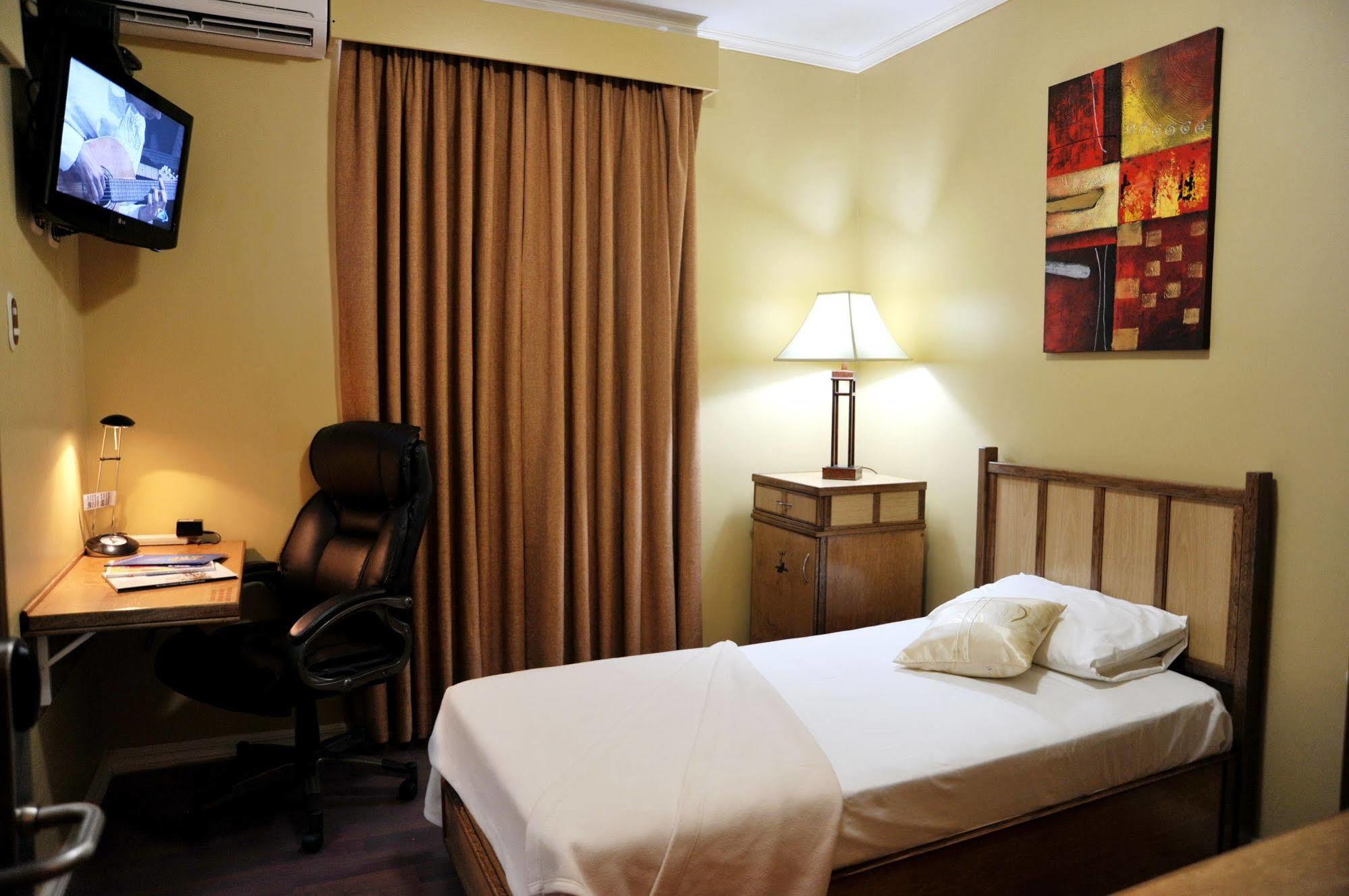 Culture Crossroads Inn Port of Spain Dış mekan fotoğraf